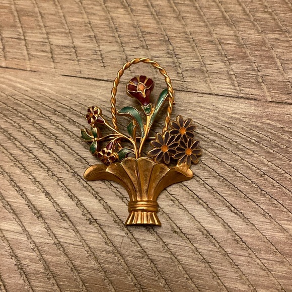 Vintage Gold Tone Enamel Flower Basket Pin - Picture 1 of 6